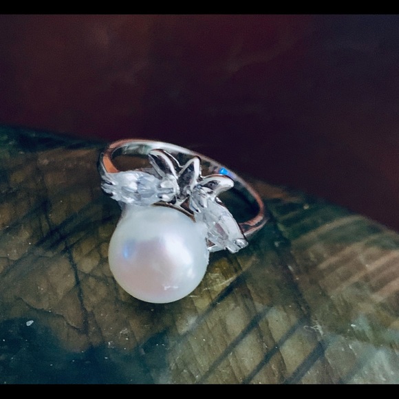 Pearl and Swarovski Ring - Picture 5 of 5